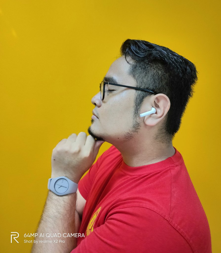 amir_nawawi's tweet image. Siapa pernah dengar lagu dan tetiba air mata mengalir?

Aku selalu macam tu. Nak kata jiwa sensitif, mungkin juga.

Sebab tu lah aku perlukan peranti macam realme Buds Air ini. Kualiti bunyi yg dihasilkan cukup luar biasa.

#realAIoT #realWireless #MYrealmeBudsAir #realmeMalaysia