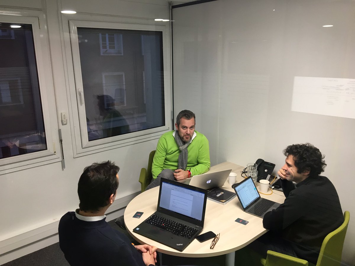 #Boosterdays jour 1 : c’est parti! <a href="/CottosMedical/">Cottos Medical</a> @Artdesignpaint2 et <a href="/divoluci/">Divoluci</a> déjà plongés dans la piscine avec <a href="/SinnRJ/">SinnRJ⚡️</a> @BT_STREGO <a href="/comcafeine/">Com'caféine</a>, RDV ce soir chez  notre partenaire <a href="/chesneau/">chesneau</a> pour partager leurs impressions et mieux les connaître