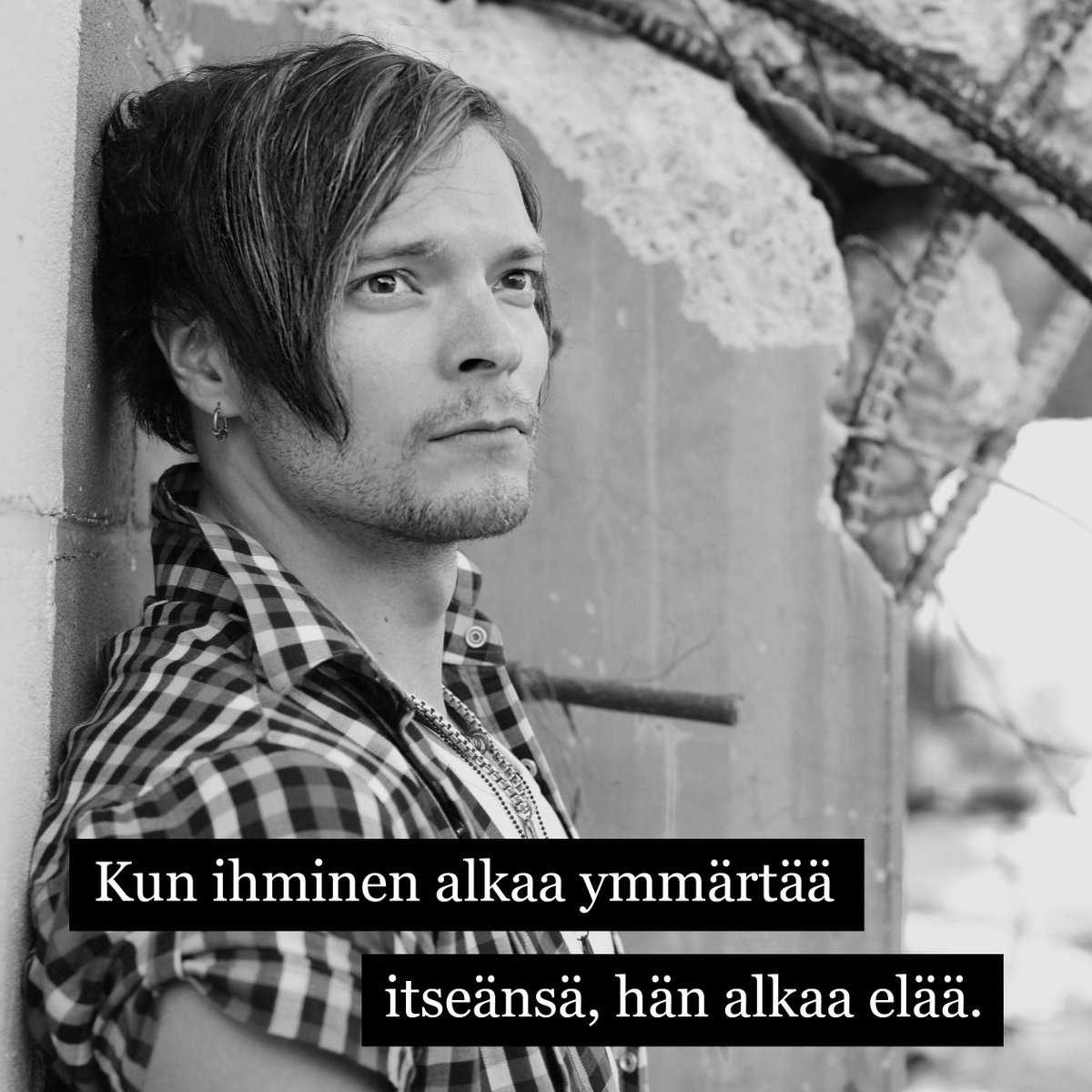 JuKaOfficial's tweet photo. Tänä vuonna haluan oppia tuntemaan pikkasen enemmän peilistä katsovaa tyyppiä. 

#tavoitetiistai #maratonvuosi #elämänrakentaja #juoksepoikajuokse #jokapäivänprojekti #juka2.0 https://t.co/P7cOJo0vMS