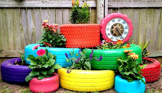 yasgrigaliunas's tweet photo. Tuesday #Reuseday - if you say it fast enough, it rhymes!!  
Old tires can become planters for pretty flowers in the garden or swings for your kids

#Reuse #Tyres
📸: Unknown https://t.co/CQ2CMJXVay