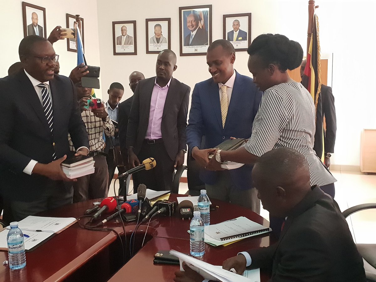 FrankTumwebazek's tweet photo. ... #Handover...Welcome Hon @JudithNabakoob1 & Hon @OgwangOgwang to the @MoICT_Ug . Once again i thank God for having enabled me to do my part of work in the last three & half yrs . I thank H.E @KagutaMuseveni for giving me the opportunity to serve our country. https://t.co/29o8RO0Ts8