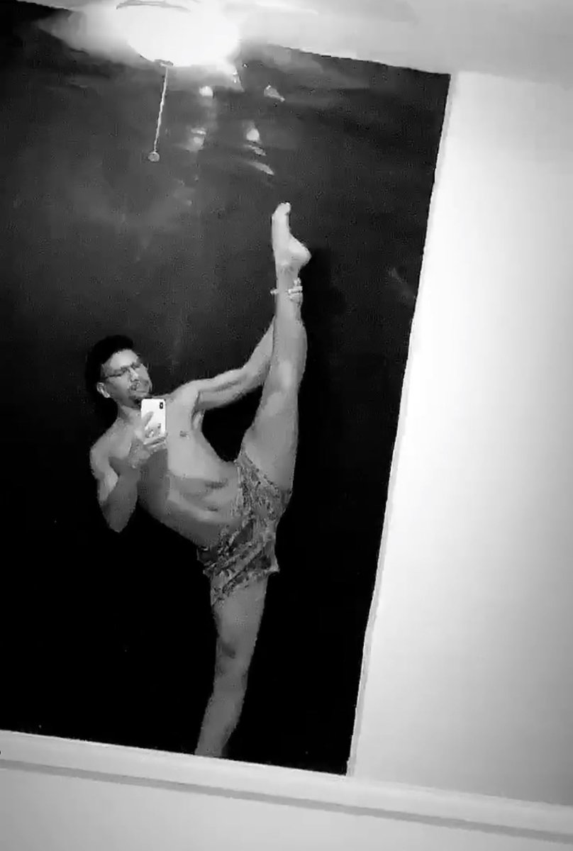 jhos_mang's tweet photo. Estirando #dance #dancemale https://t.co/D8xcxJq3jn
