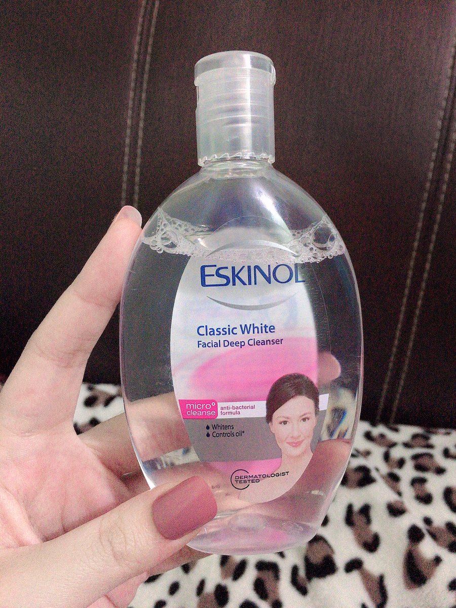 mind0212345's tweet photo. Sis dulu pernah terikut2 trend kononnya skincares yg mahal2 ni baru kulit flawless. I was wrong. Dulu macam2 dah pakai sampai beratus harga pun muka still breakout teruk. Makeup tebal pun still nampak menggerutu sebab kulit problem. Then I found this! ESKINOL and SAFI! Fuh➡️😍🌻 https://t.co/w2YBy7qVkA