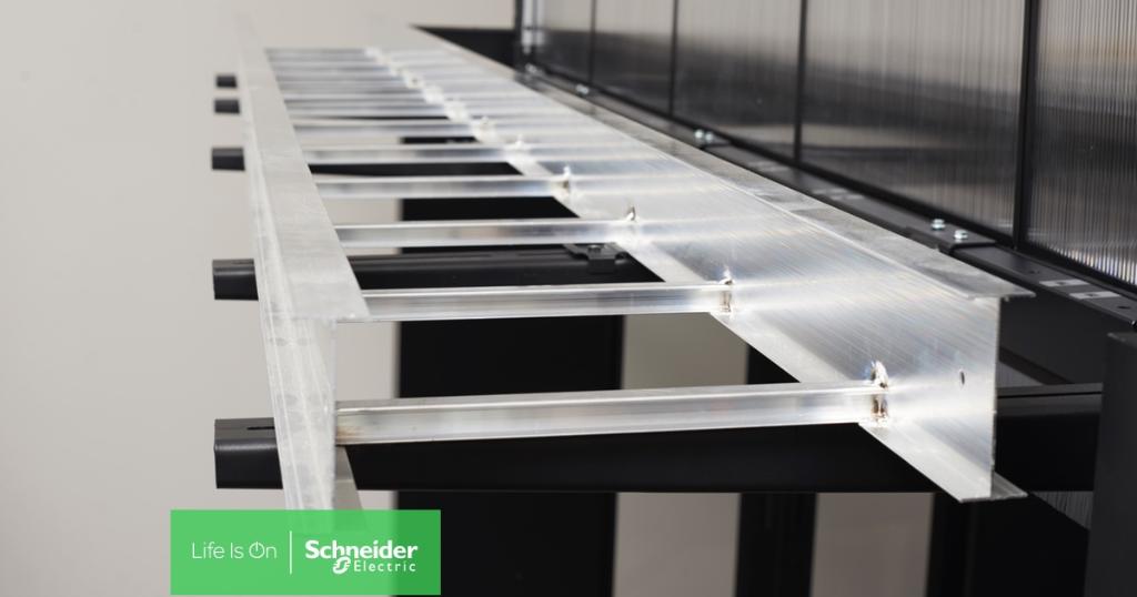 SchneiderElecDE's tweet photo. Damit Sie Ihr #Datacenter Rack-unabhängig installieren können: der neue #HyperPod von Schneider Electric. https://t.co/j0QwVqNo8U #LifeIsOn https://t.co/xV8RDhvk6Q