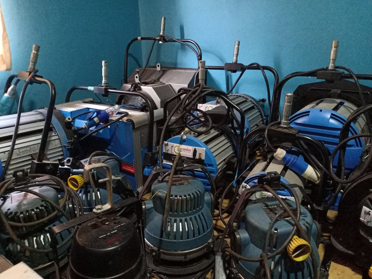 GeniusEmpireRe1's tweet photo. Are you Looking for the best State Of The Art Lights to light your next Video Shoot, now This is the real Deal. We have lights from 800watts To 5k, Fog Machine, Power Cans, Ring Lights, mention it. 

📞: 0788567148 / 0708811331

💫 To Be  Known By Works

#FilmfareAwards https://t.co/nORjkpmwv2