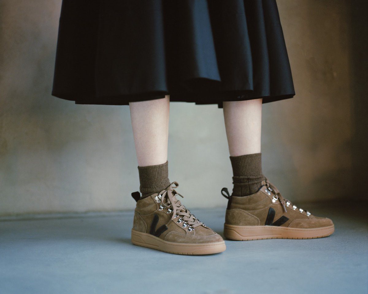_SecondStore's tweet image. FLASH Sale across selected Veja styles for a limited time only 💕👟