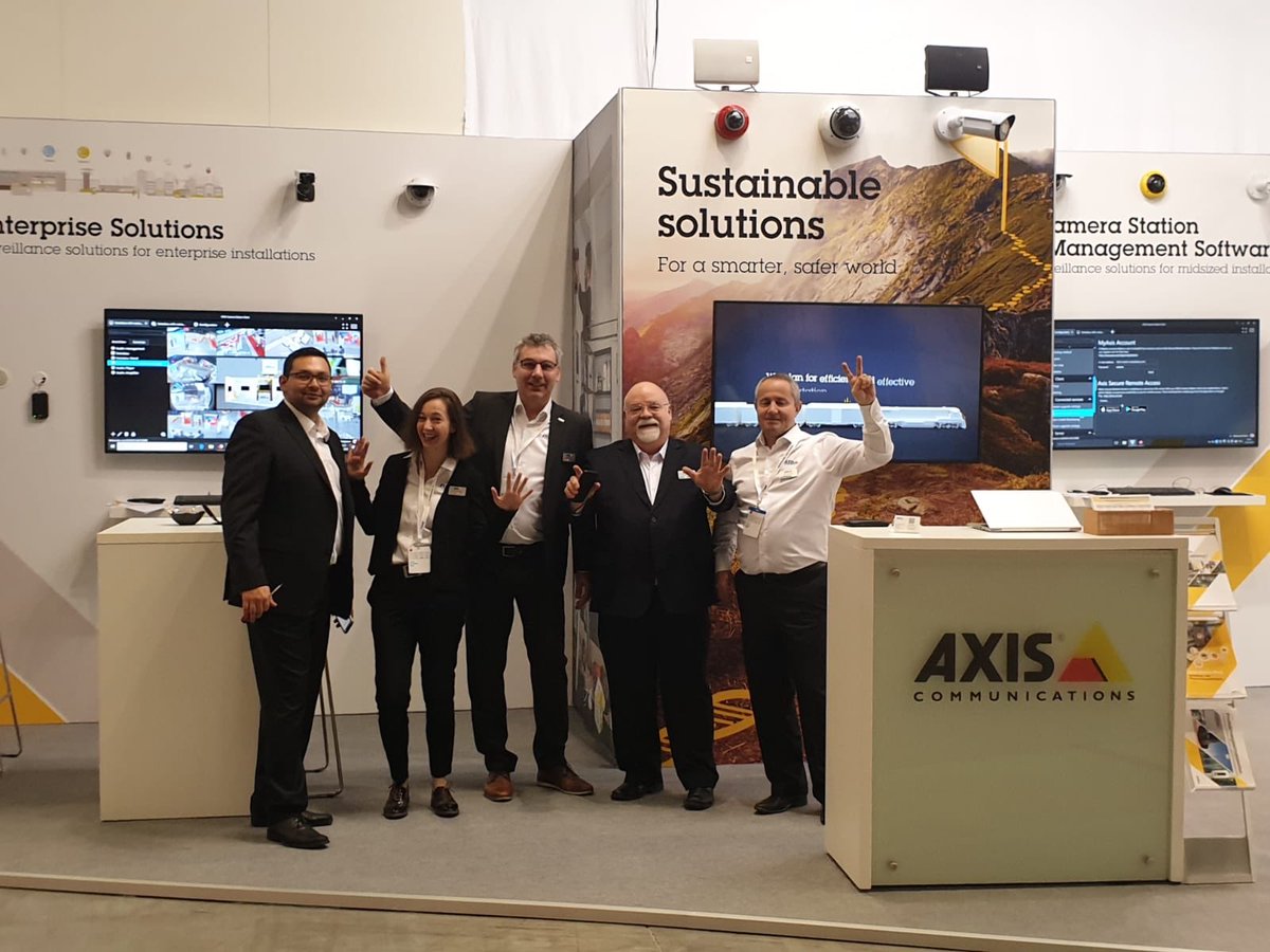 Grüße von #Nürnberg nach #Basel! Unsere Kollegen sind auch auf der <a href="/Swissbau/">Swissbau</a> aktiv - zum allerersten Mal sind wir mit unseren #Netzwerk #Video Lösungen dabei! Besuchen Sie uns von 14.-18. Jan auf der <a href="/MesseBasel/">Messe Basel</a> in Halle 1.2, Stand B38. Jetzt vorbeischauen bit.ly/2QRAxe0