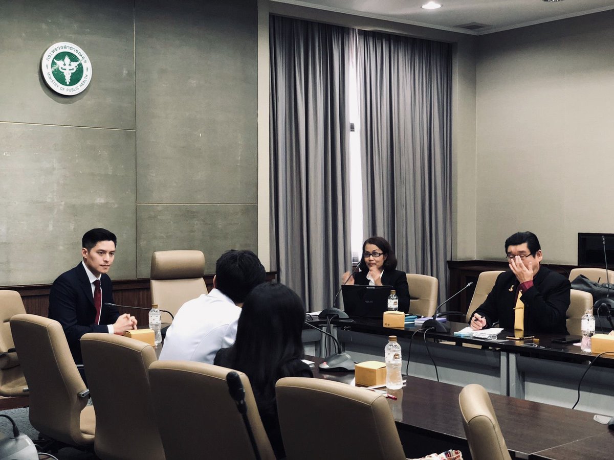 eggkanawat's tweet photo. ร่วมประชุมหารือในโครงการพัฒนาระบบสาธารณสุขด้านจักษุวิทยาให้ครบวงจร เพื่อความเท่าเทียมในการเข้าถึงการบริการของภาครัฐ ร่วมกับราชวิทยาลัยจักษุแพทย์ และทีม Service plan ด้านจักษุของประเทศไทยครับ 👀

#eggkanawat #ทีมหมอเอ้ก #เข้าใจห่วงใยเข้าถึง https://t.co/xV5t2haANi