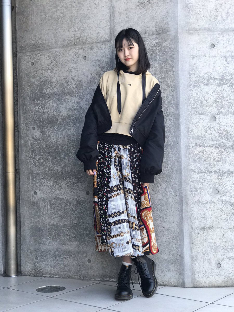 前田優衣 En Twitter 遅くなりましたがあけましておめでとうございます 明日のカレフェスgirls出演します 今年初めての生配信 19時からfresh Liveというアプリで見ることができるのでぜひチェックしてね 今日のコーデ トップス Onespo スカート Onespo