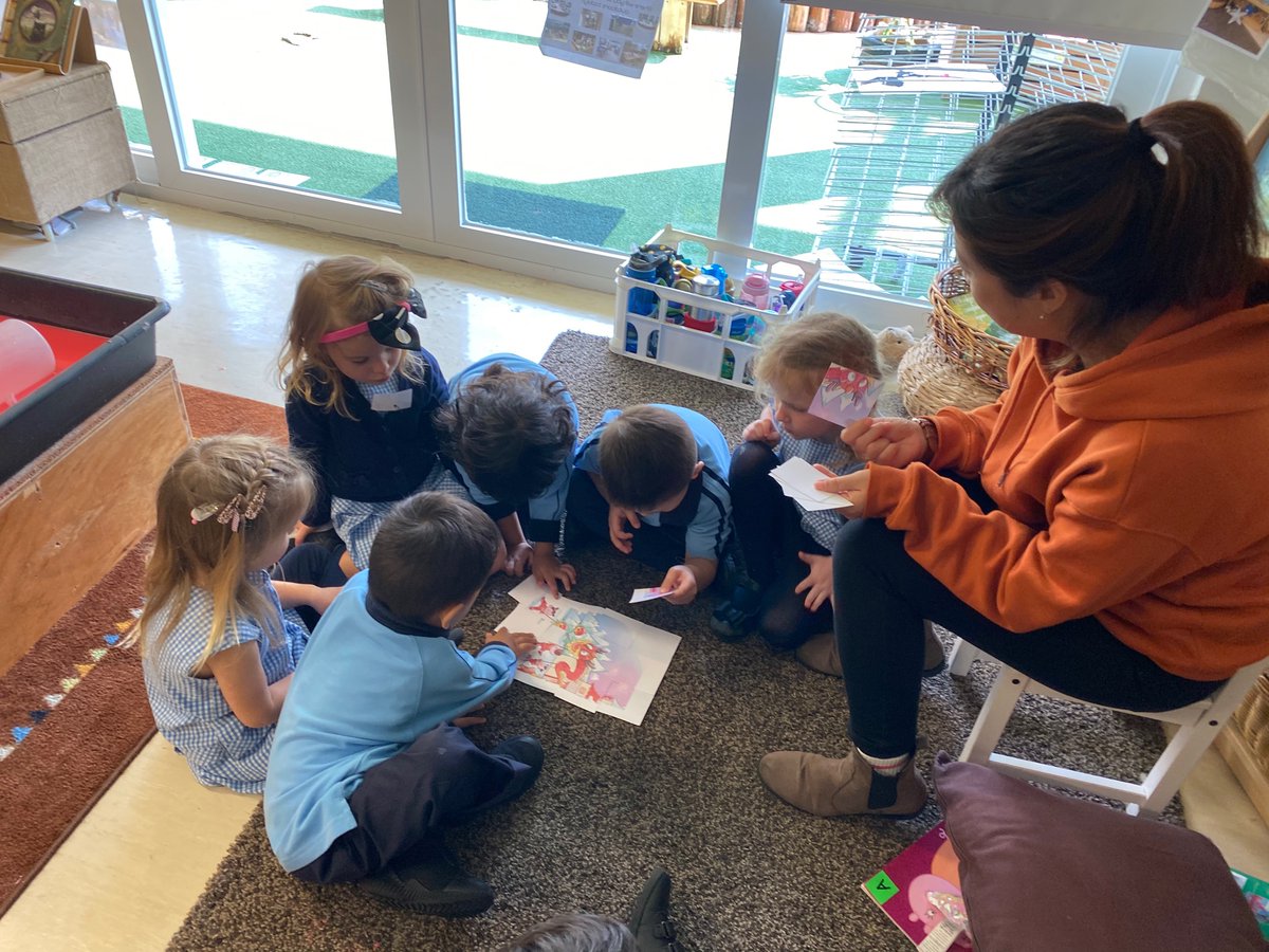 dbis_nur's tweet photo. Our Xīnniánhǎo game during Mandarin today was great fun! For you to open the puzzle piece, you need to say Happy New Year! xīnniánhǎo! https://t.co/wRqjIPoYzL