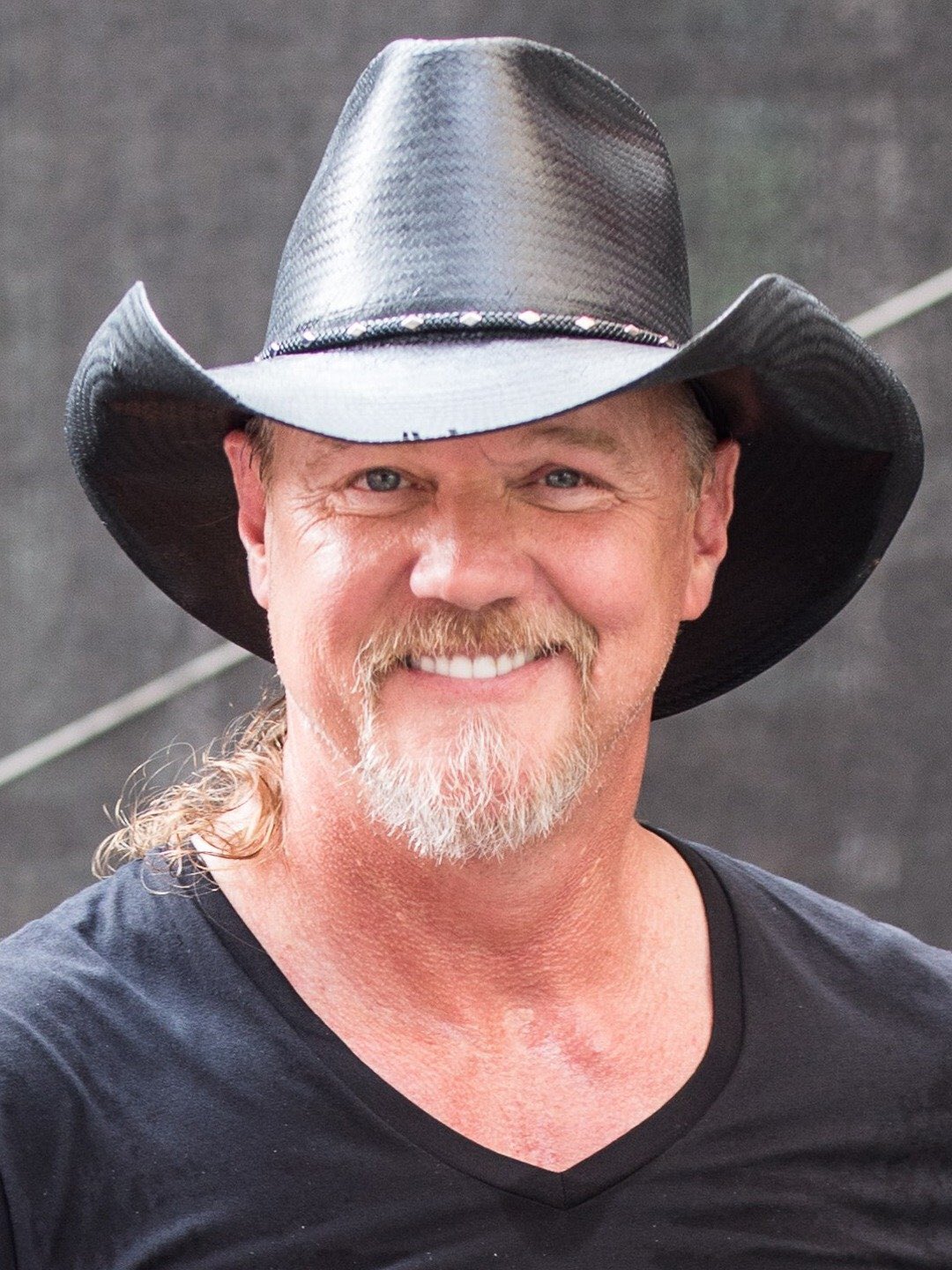 Trace Adkins - Honky Tonk Badonkadonk (Official Video)  via Happy Birthday Trace 