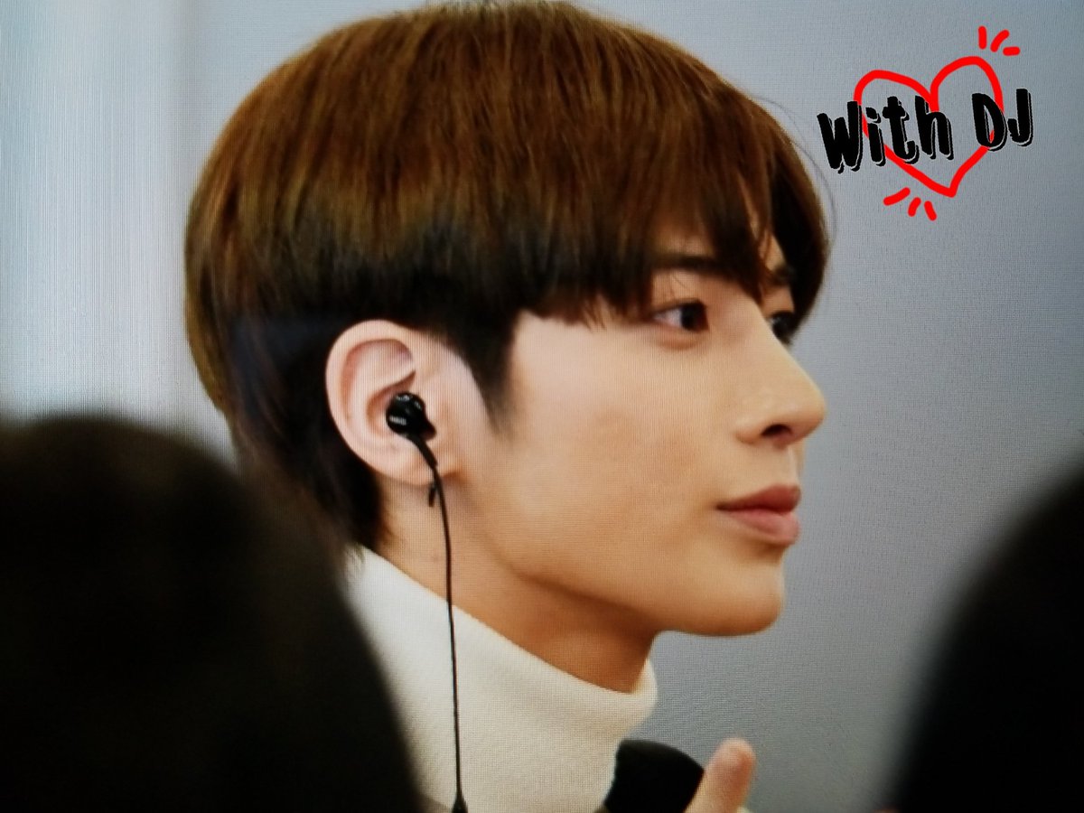 cm_withdj's tweet photo. 200114 HND 입국 프리뷰
✌
#투모로우바이투게더 #TOMORROW_X_TOGETHER #TXT #강태현 #태현 #TAEHYUN #テヒョン
@TXT_members https://t.co/D2umNVhYXg