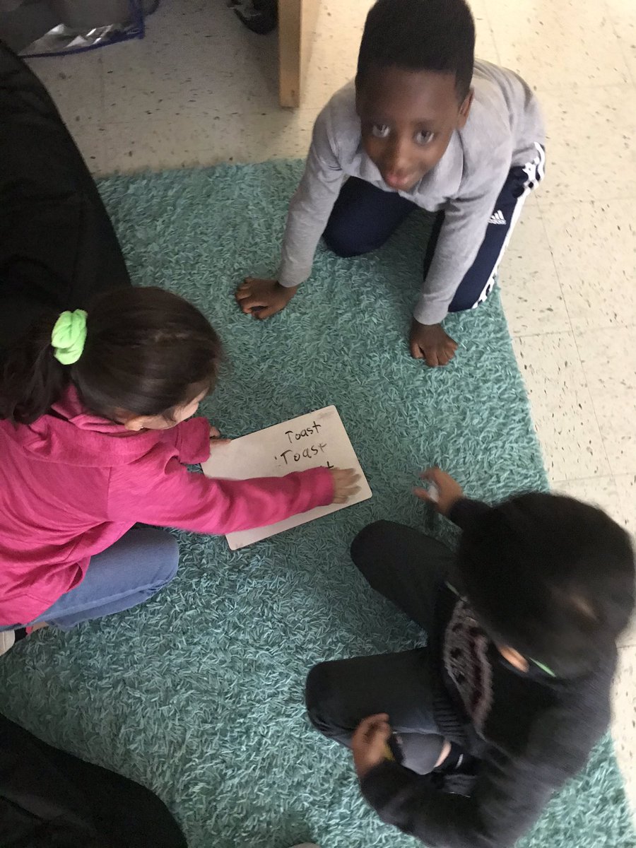 MrsSweger's tweet photo. Rasheed turned us into word builders! We can use vowel teams! @GuilfordEle #gatorsdeserveit20 https://t.co/WnxSDciCXh