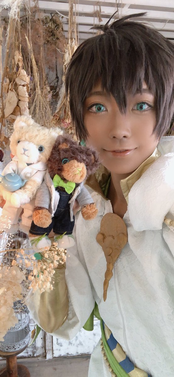 kae_megane's tweet photo. こちらはりきさん家のネコちゃん達と遊ばせて貰っていた時の写真。いつも撮影を見守ってくれるから愛おしいです。 https://t.co/Bv9OxY7GpD