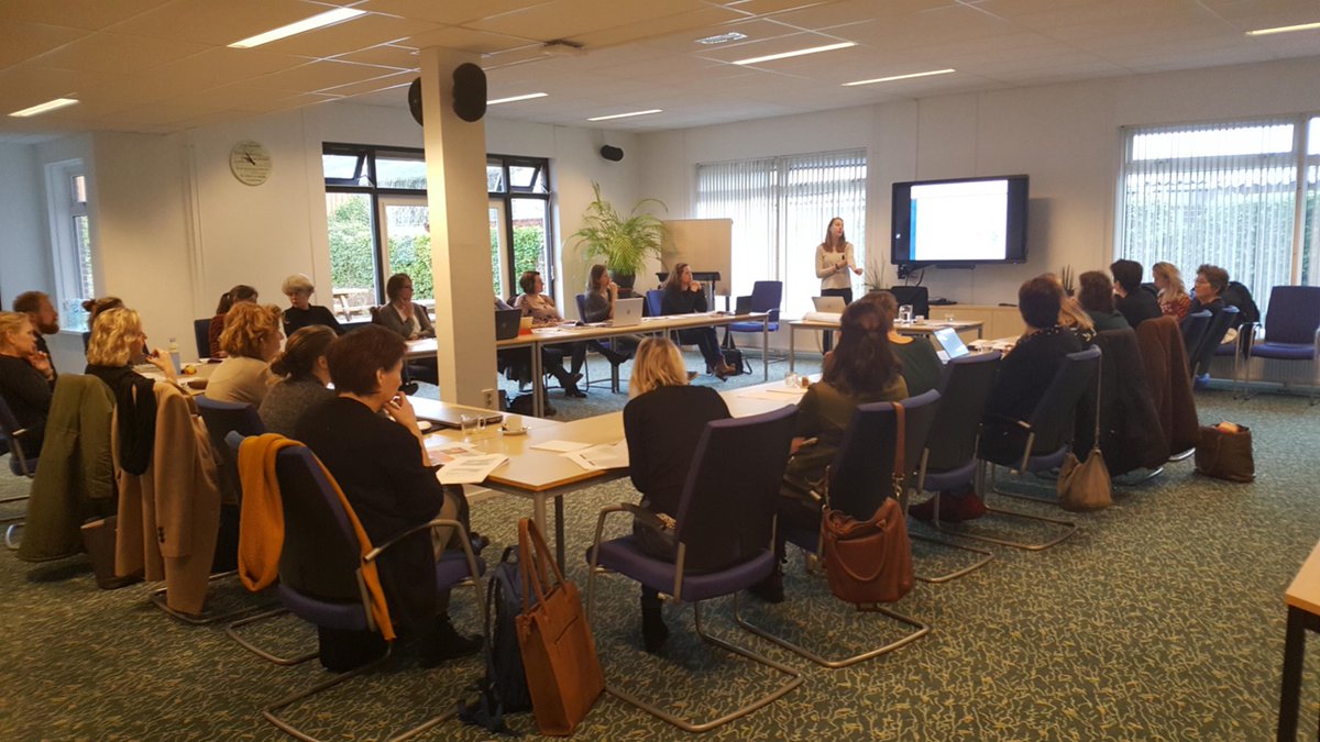 Quadraten zet in op preventie van ernstige leesproblemen en bestrijden van laaggeletterdheid. Vandaag zijn collega's van 32 scholen getraind om te werken met het digitale programma Bouw!