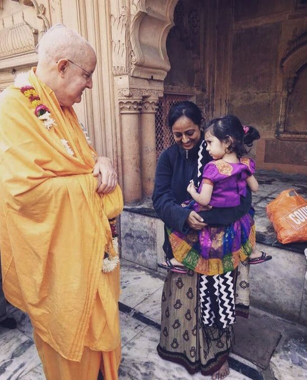 Romapada_Swami's tweet photo. #beingpresent #righthererightnow #today #wecandoit #romapadaswami #motivationalspeaker #spiritualteacher #lifeteachings #quotestoinspire #lifequotes #goodquotes #selfdevelopment #selfgrowth #personalgrowth #personaldevelopment #positivevibes #positiveene… https://t.co/eltFYqCWBf https://t.co/B9JuQbb9T8