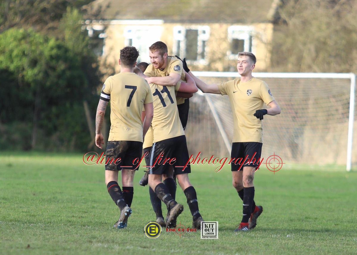 138474738383 tweet media