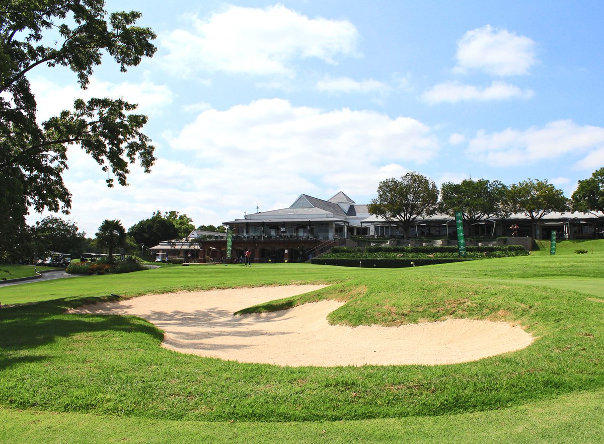 BunkerArmour's tweet photo. We dropped in at Dainfern Country Club. https://t.co/Esgf3g5LGu
