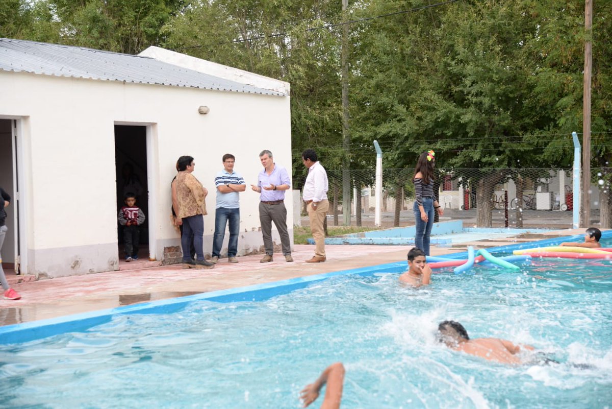 DLapampa's tweet photo. El Ministro de Desarrollo Social, Diego Álvarez recorrió  localidades del oeste provincial (Chos Malal y La Humada) donde además visitó los predios en los que se desarrolla el Pro Vida 2020. @DiegoFAlvarez72 @ZiliottoSergio https://t.co/H0lTZSGCa1
