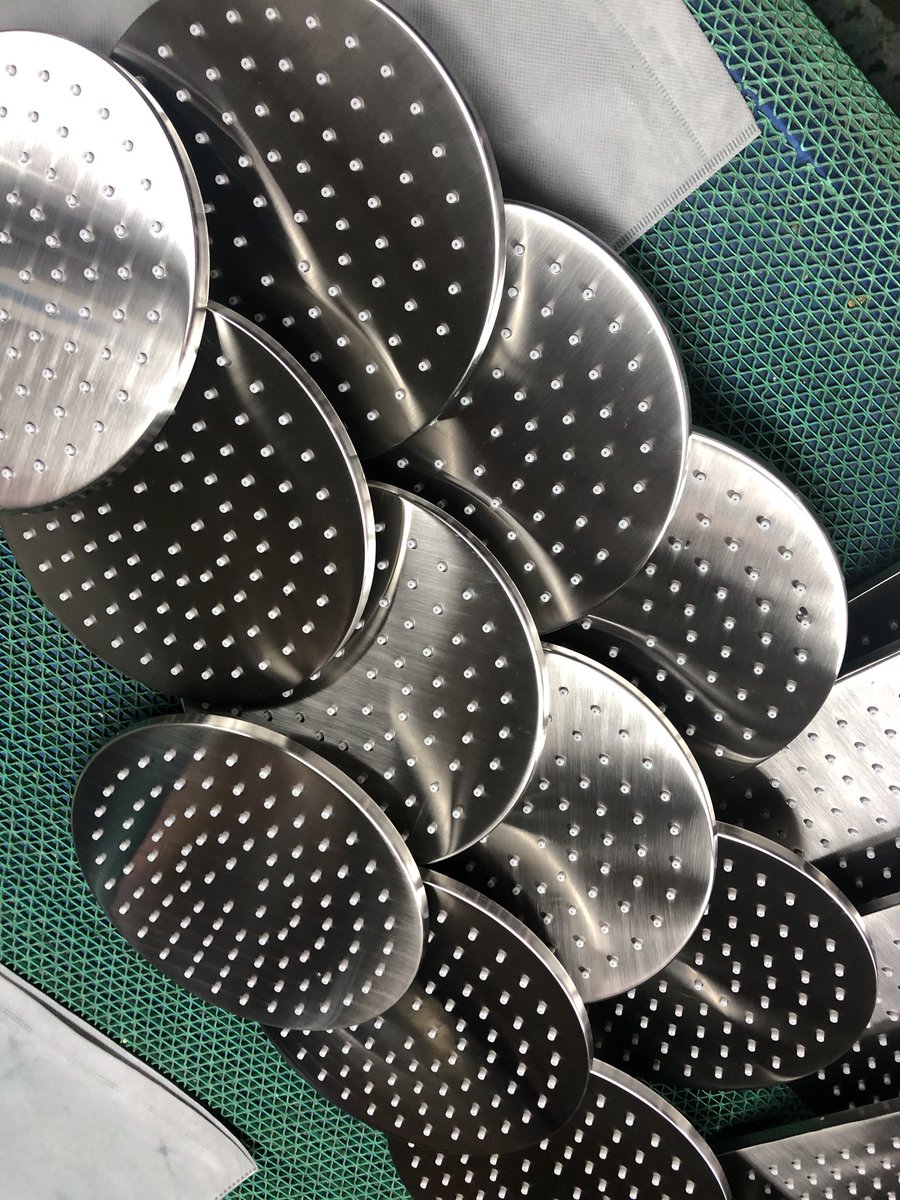 xmqedith's tweet photo. All for brushed nickel https://t.co/HsXUpvVlc3