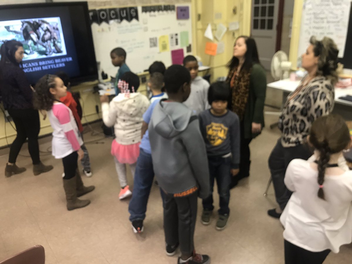 Ms. Schweikardt &amp; Kowalski planned a 3rd Gr. SSlesson to deepen student discussion! So talked with various partners using pictures to guide discussion. #studentdiscussion #teamwork #socialstudiesmatters #lindenlearns @LindenSchoolsNJ <a href="/Sch8_IsGr8/">LPS School No. 8</a> <a href="/jensmithELA/">Jennifer Smith</a> <a href="/ClearyLPS/">Denise Cleary</a> <a href="/LPS_SSD/">SocialStudiesLPS</a>