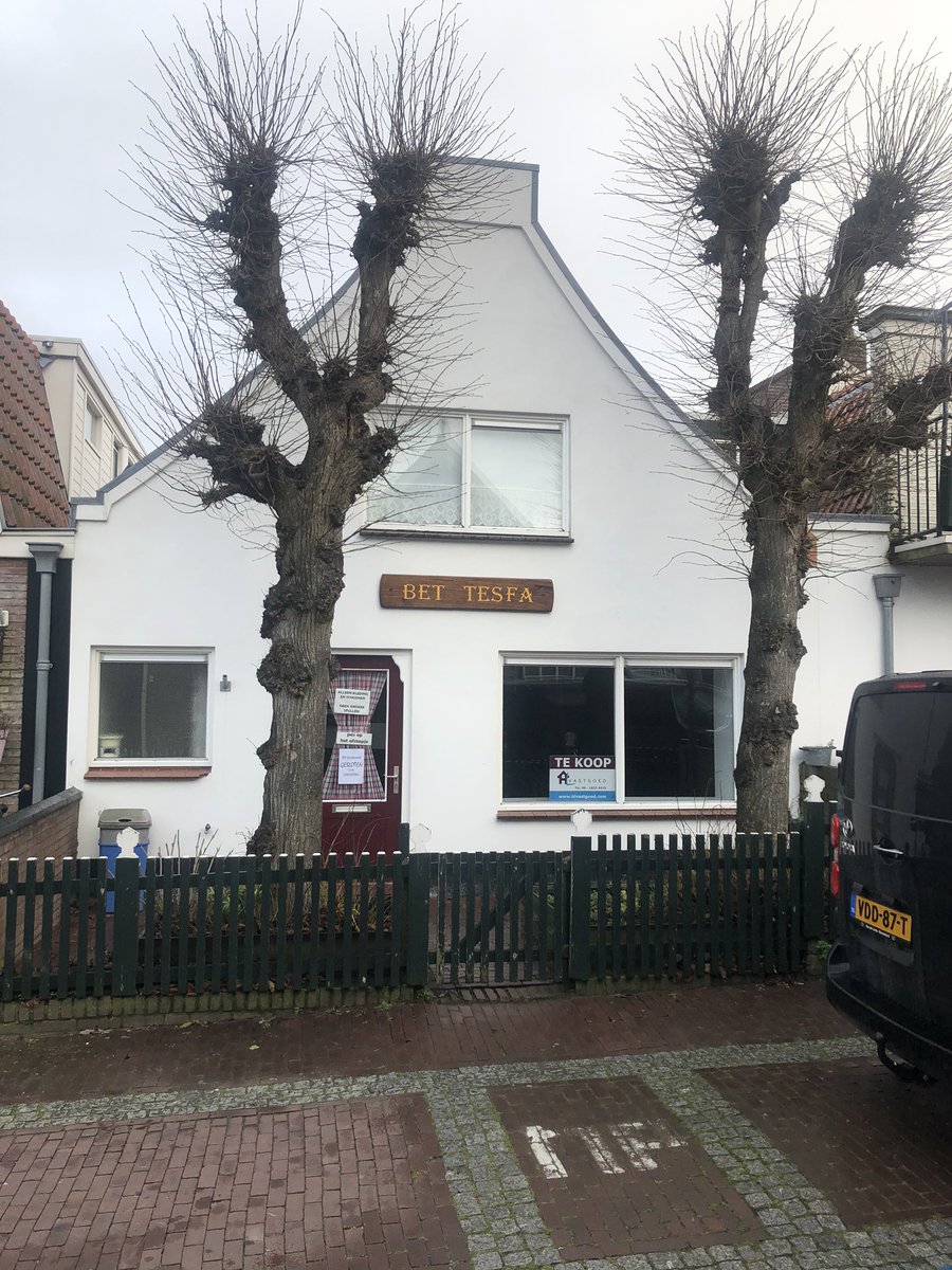 Nieuw in verkoop: Wijk 4-45 Bet Tesfa het oude winkelpand van St. Etihopie. Voor meer info kijk op hlvastgoed.com/289/Urk-Wijk-4…