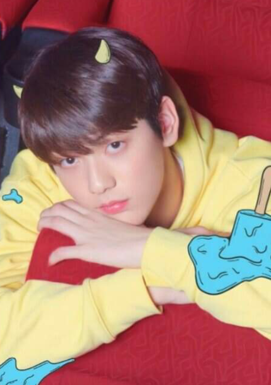 Waengchoi13's tweet photo. to our best leader soobin. happy first anniversary thank you for always take care to txt member thank you for everything 🐰💕

#OneYearWithSoobin #MOAsBestLeaderSoobin https://t.co/O6SF6ZyTZs