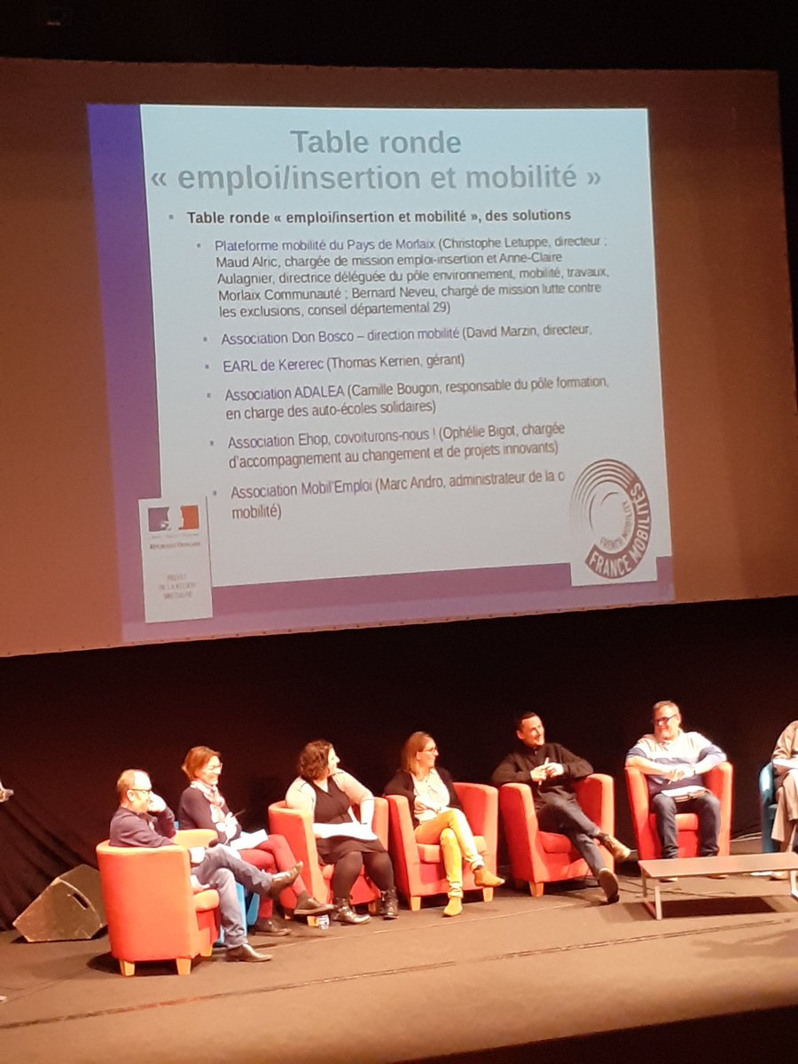 OGuillou's tweet photo. #avecPoleEmploi Morlaix et France Mobilité Tour, de belles initiatives pour répondre aux questions emploi et mobilité 🚙🚙 https://t.co/HV8iDN9Fvf