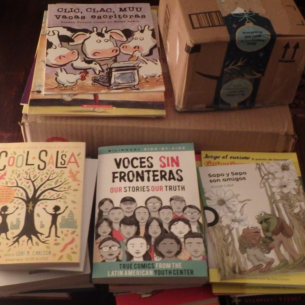 2000Libros's tweet photo. Got back from a trip to a bunch of donations! Time to get back to work! #donatebooks #detainedmigrantchildren #2000libros #instabooks https://t.co/tGwd7g1EHC