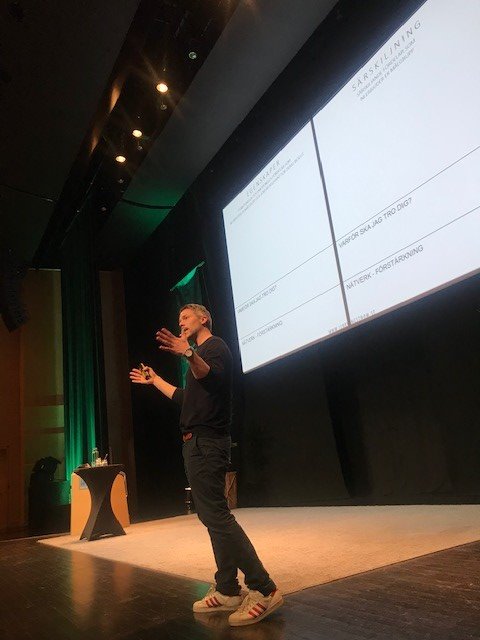 LindahlLM's tweet photo. Inspirerande Jerry Engström VD o grundare https://t.co/o4j7dGe0K7 på Höga kusten delar med sig av nyckelfaktorer för lyckad platsmarknadsföring o varumärkesbyggande - samarbete, förtroende, dialog o kommunikation! Bra lärdomar o imponerande jobb! @ostsvenskahk https://t.co/5W4Wp2f2Ql