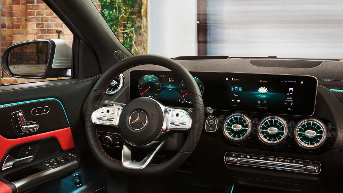 MobilityCentro's tweet photo. El nuevo #Mercedes #GLA te lleva a tu destino, sea cual sea el camino.
Sin duda, el compañero ideal para una vida polifacética.
¡Ven a descubrirlo a #MotorMecha! https://t.co/lyYP4qUSKZ