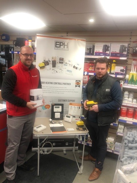 EPHcontrols's tweet photo. Pop into @plumbaseuk Welwyn garden city to meet our ASM Steven Dowd and see our latest range of smart heating controls

#EPHcontrols #SmartHeating #EMBERapp #Plumbase #EPH https://t.co/gHNEFzRmCA