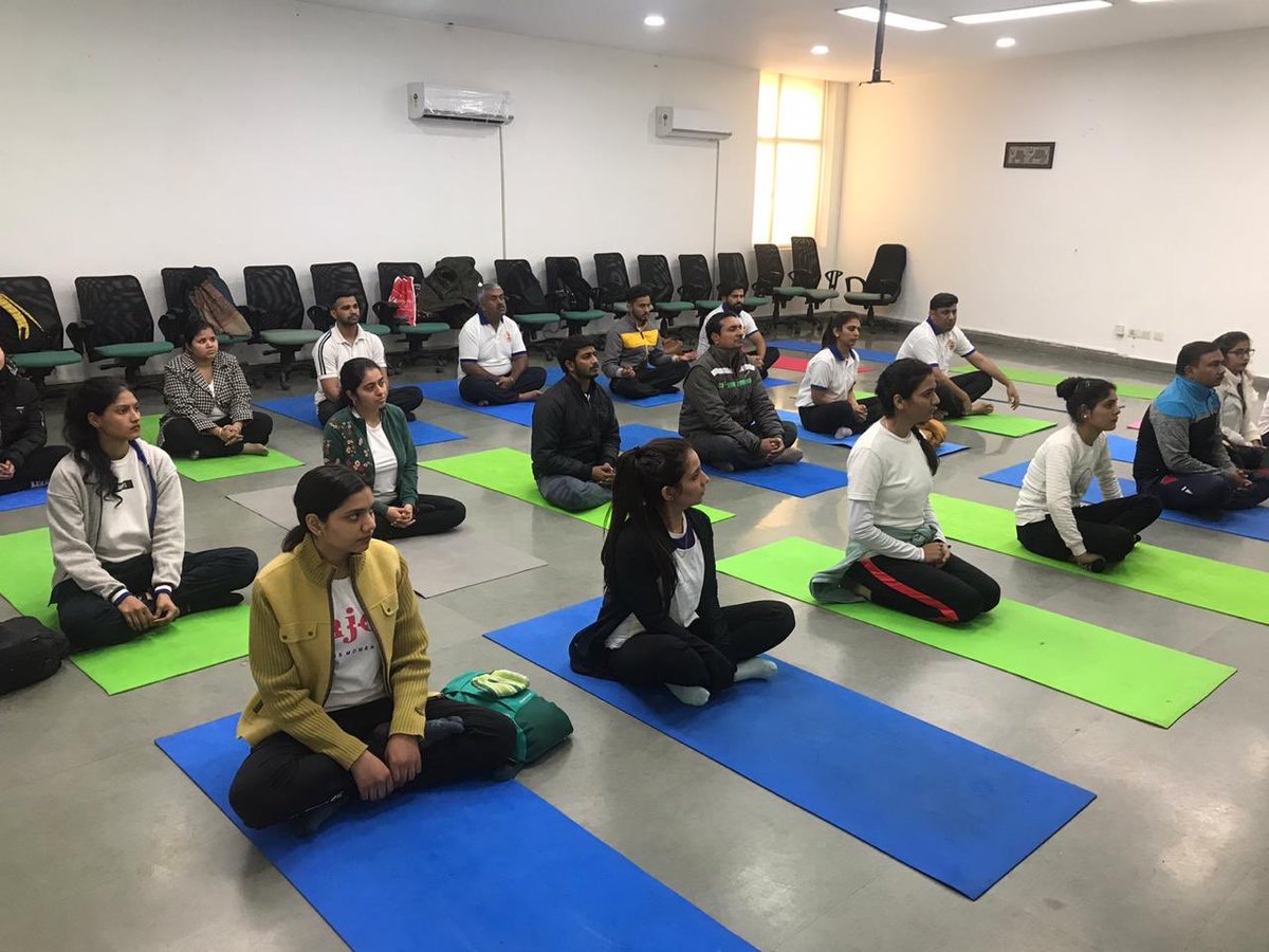 DMdniy's tweet photo. Dr. Ishwar V. Basavaraddi, Director, MDNIY, presided the Valedictory for Foundation Course (10 days) and CCYPI (Certificate Course In Yoga for Protocol Instructor) held on 14.01.2020 at 3:00P.M.
#MDNIY #MDNIYCourses #Yoga #AYUSH #ZindagiRaheKhush #Health #Positivity #CCYPI #IDY https://t.co/2X2W1s7hHs