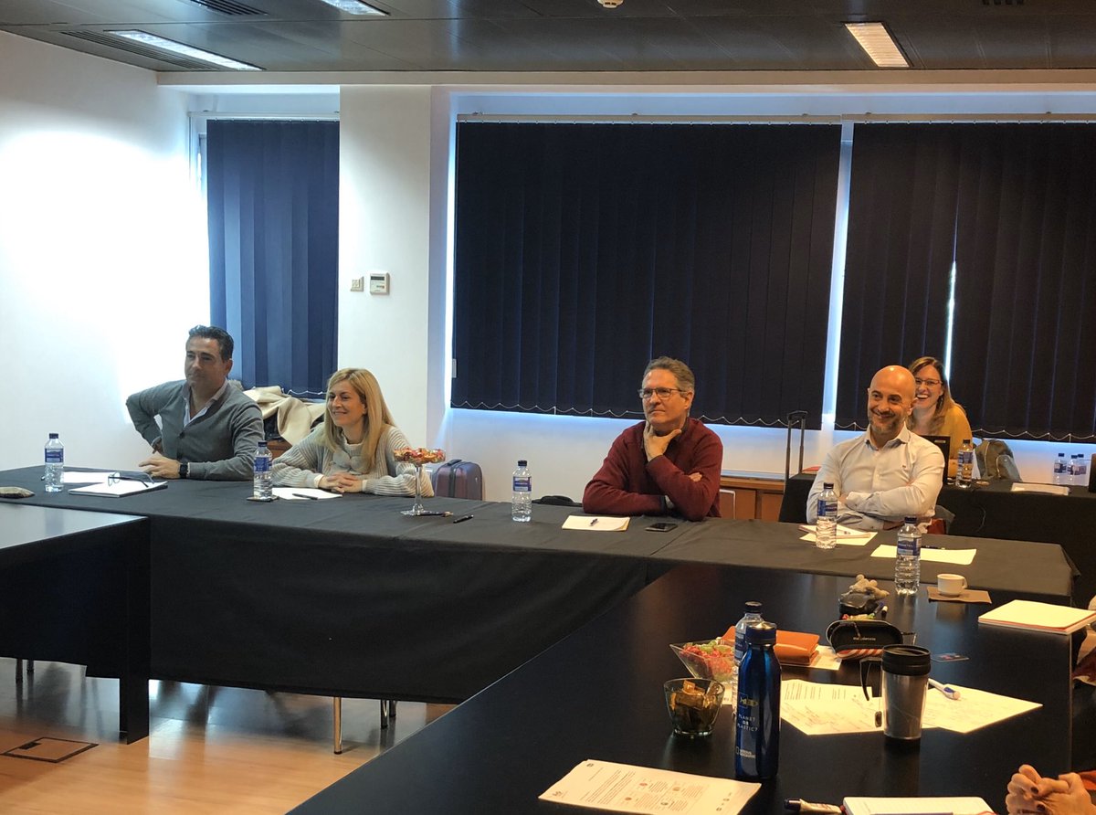 thinkandaction's tweet photo. @fb_think estimulando la disposición positiva al cambio, al aprendizaje continuo, generador de valor en los programas de desarrollo individual. 

Parte de @thinkandaction en una jornada con profesionales de Artsana. entrenando herramientas de feedback. 

#felizmartes
#Thinklive https://t.co/vreOgSFlLo