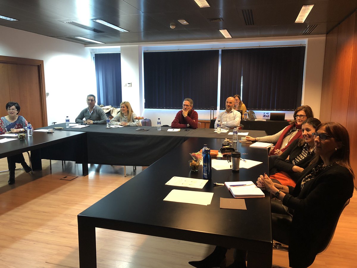 thinkandaction's tweet photo. @fb_think estimulando la disposición positiva al cambio, al aprendizaje continuo, generador de valor en los programas de desarrollo individual. 

Parte de @thinkandaction en una jornada con profesionales de Artsana. entrenando herramientas de feedback. 

#felizmartes
#Thinklive https://t.co/vreOgSFlLo