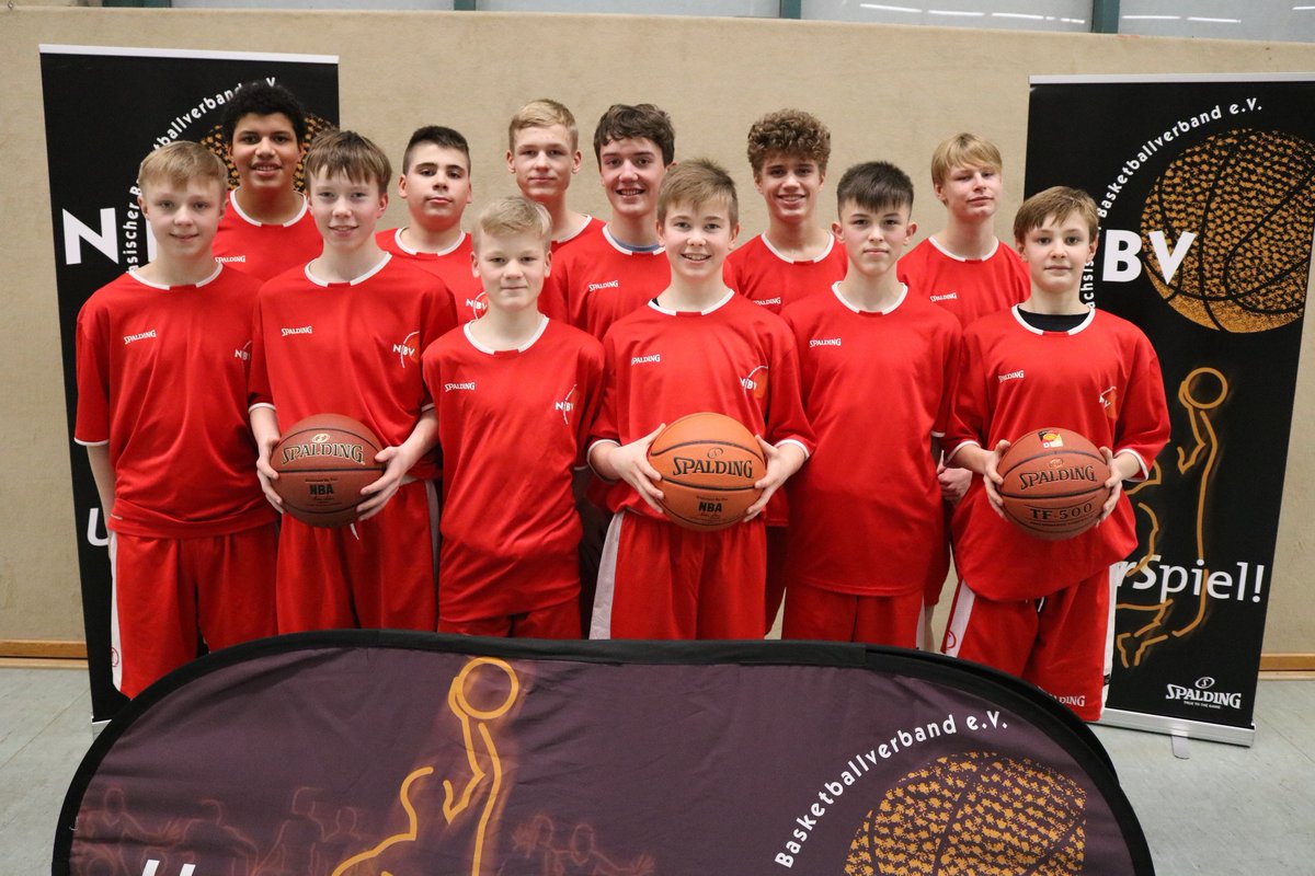 nbvbasketball's tweet photo. LeistungsLigaNordOst (LLNO) Turnier der Jahrgänge 2006 und 2007 am vergangenen Wochenende. Die U14 gewann ihre beiden Spiele, die U13 zwei von drei. Danke an Florian Franz von den Basketball Löwen Braunschweig und seinem Team für den großartigen Einsatz für dieses Turnier! https://t.co/Eme6IjAVl5