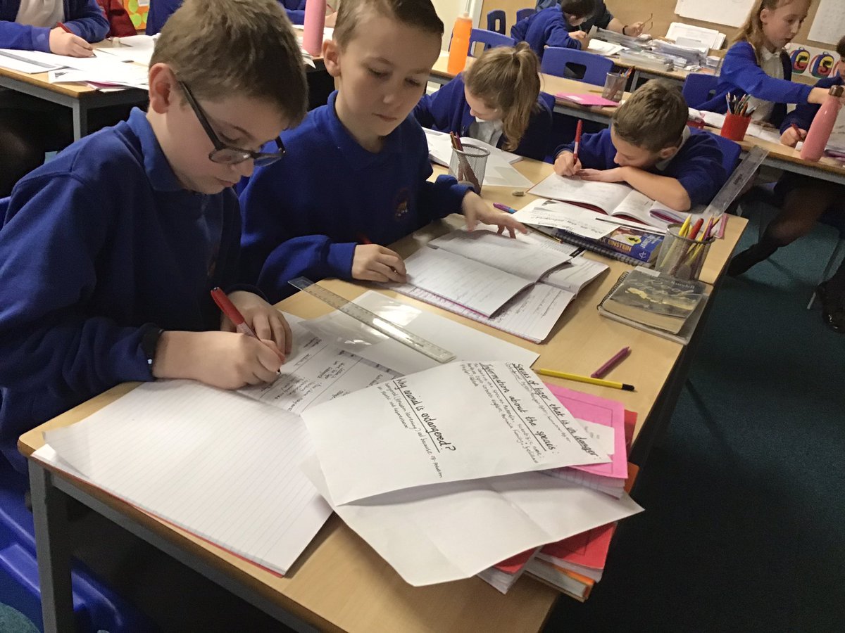LostockGralamPr's tweet photo. Toucans class are working hard planning their writing this morning #PathwaystoWriting @TheLCUK https://t.co/nQFMNfHeB0