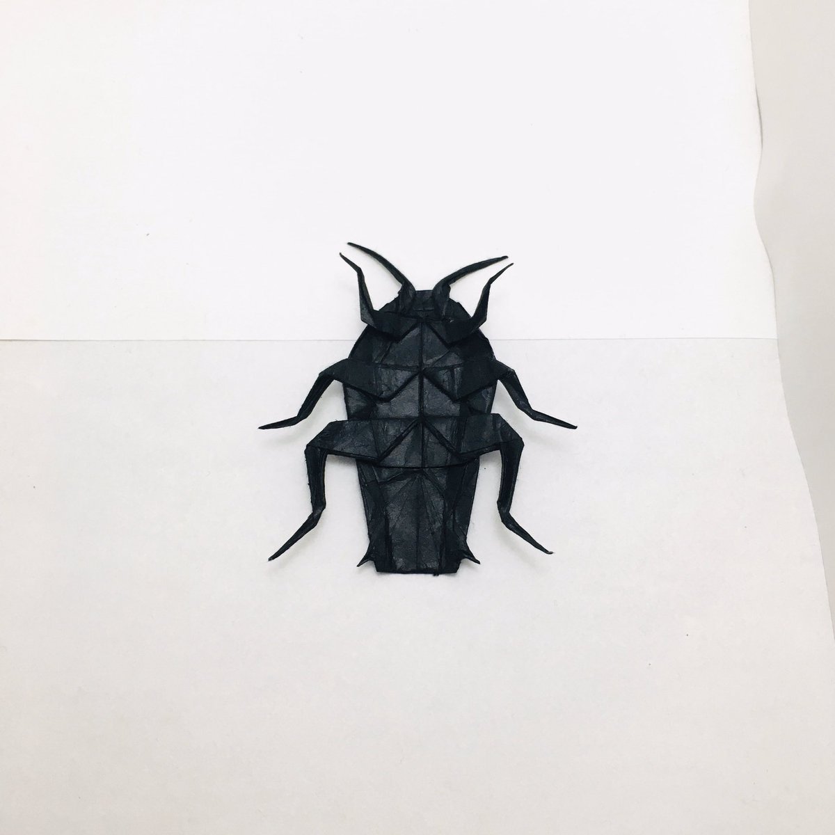 すぎぽよ Na Twitteru 勝田恭平さんのゴキブリ Cockroach Designed By Kyohei Katsuta cm雁皮紙 水彩絵の具 完成後塗装 より From One Sheet Of Square Paper ルリゴキブリテイスト 脚とか裏側は何色なのか分からなかったので 黒のままにしときました