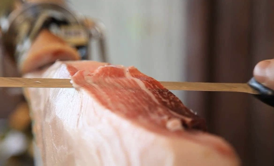 How dreamy does our jamón look?

Our trusted supplier for over 20 years, Don Faustino, delivers this premium, cured Spanish ham for us to enjoy every day.

#LasBanderas #LondonTapas #JamonIberico