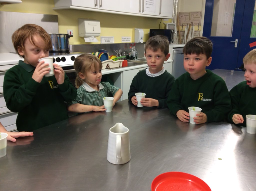 TickfordPark's tweet photo. Today Foundation Stage emailed the Princess from the story The Princess and the Pea, we are waiting eagerly for her reply!
We also made and tasted her favourite soup, pea soup of course! π΅π΅π΅
#TPfoundation #TP4reading #TP4computing #TP4designtechnology https://t.co/ywbej6wyTN