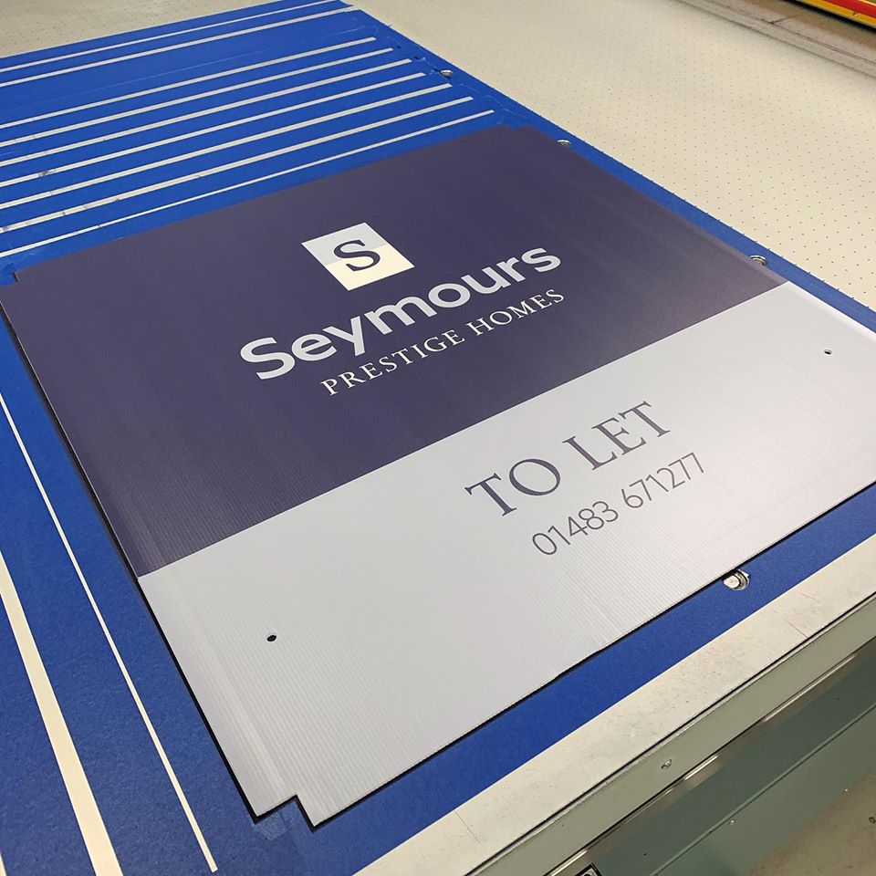 KremerSignsUK's tweet photo. ⭐️ New Year, New Look For 
@seymours_estate ⭐️

Seymours have rebranded their residential Sales &amp; Lettings boards ahead of the promising 2020 market! 

We would like to thank Seymours for their loyalty to 
@KremerSignsUK
 over the years 👏🏻
 
The new brand looks great! 🙌🏻 https://t.co/eXvXKWfgZ4