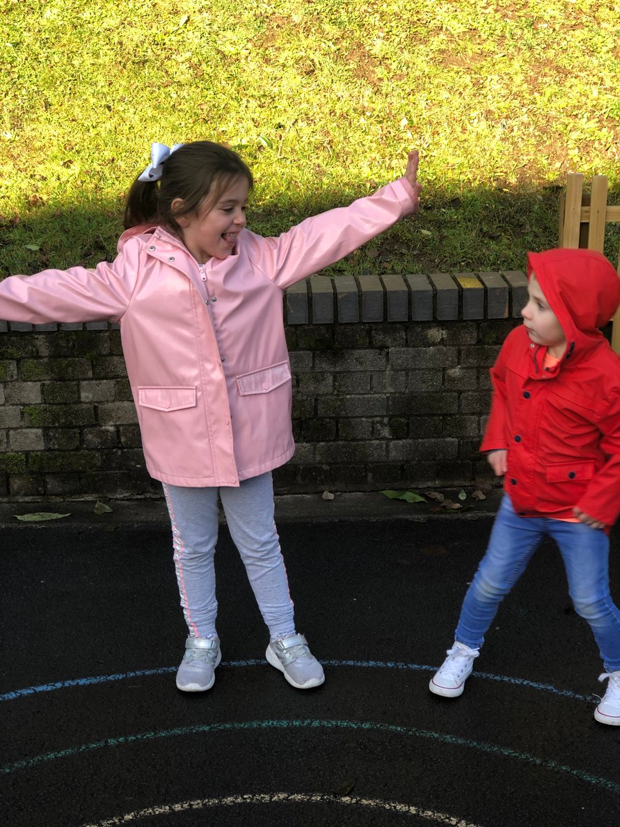 ❤️Rydyn ni wrth ein boddau yn cefnogi ysgolion i annog plant i fod yn actif, ac mae ein gweithgareddau yn hwyl! Cawson ni ddiwrnod o hwyl yn @PenrhysPri_EYFP gyda chefnogaeth rhai o'n partneriaid. Roedd yn ddiwrnod gwych a byddwn yn gweithio gyda nhw eto eleni!