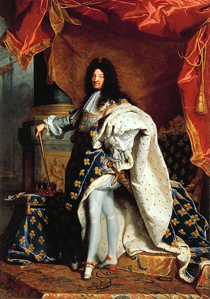 7. Sepatu hak tinggi dulunya dipakai pria; konon, sepatu hak tinggi identik dengan kedudukan sosial yang tinggi.Gambar: Hyacinthe Rigaud, portrait de Louis XIV en costume de sacre, lukisan minyak, 1702