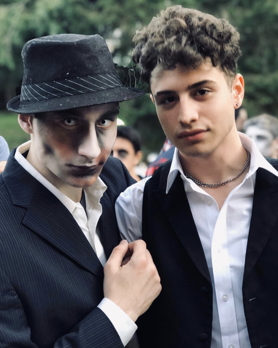 AmbrosiniJoey's tweet photo. Feeling zombified...
#TuesdayMorning #LegendsOfFear #Actor #Zombified #Zombie #Throwback https://t.co/3MAjr1CBo9