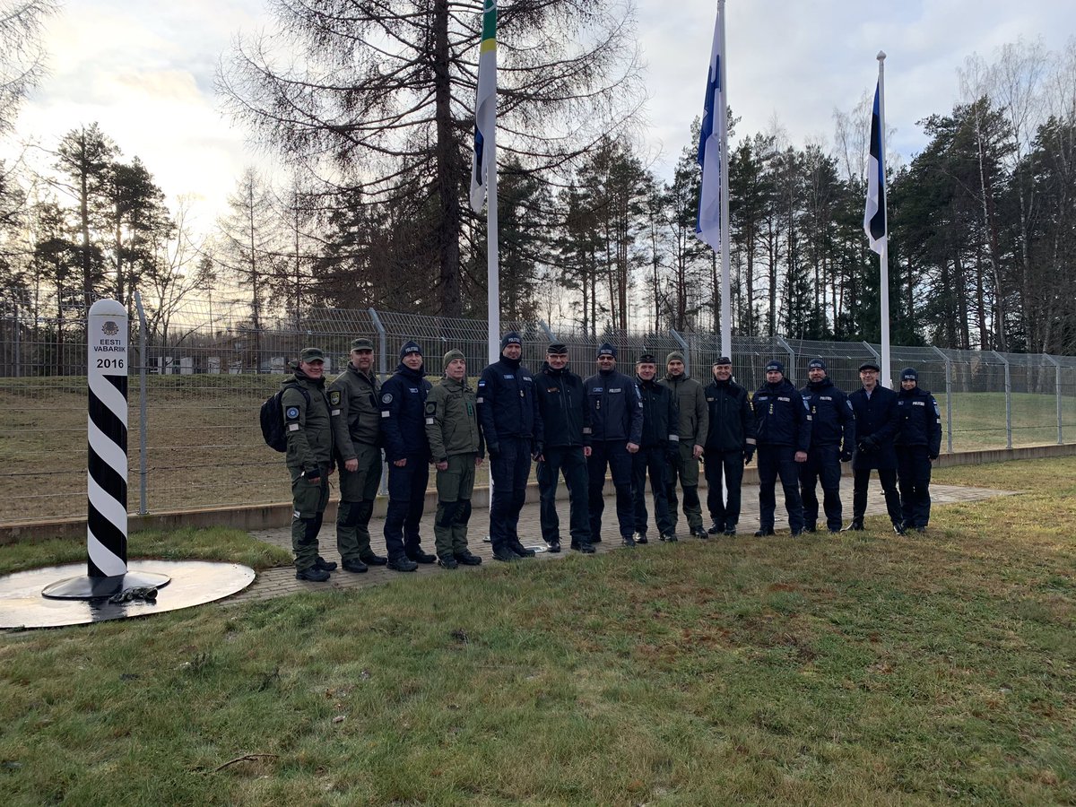 KristianJaani's tweet photo. Tämän kokouksen jälkeen @rajavartijat kanssa olemme yhdessä entistä vielä vahvempia 🇪🇪🇫🇮 👍#raja #politsei #piir #piirivalve #piusa https://t.co/SW3dC0oogP