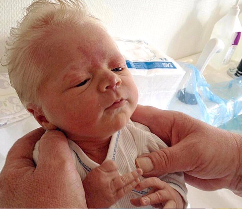 Benjamin Button Baby : Why Would Someone Want This Maybe A Huge Fan Of Benjamin Button Reborndollcringe : Over the years as benjamin got older he appeared to get younger.
