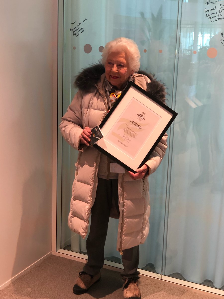 68 years after she became one of Australia's first female Winter Olympians, Olso 1952 Figure Skater Gweneth Henke (nee Maloney) visited the <a href="/Olympics/">The Olympic Games</a> HQ in Lausanne today to sign her name on the Olympians Wall.
Congratulations Gweneth, an Aussie Winter Olympic legend! 💚💛