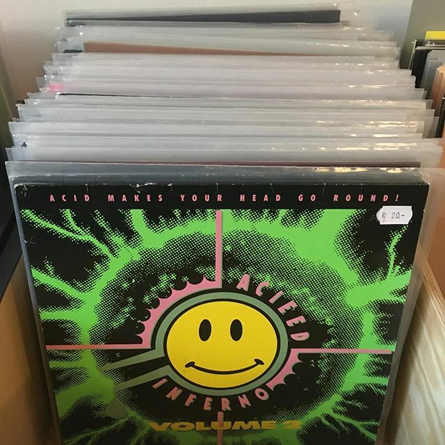 New second hand entries #acid #acidhouse🙃
Kom, köp en skiva och få gratis kaffe;)
11:30-18:00 
Karlskronaplan 11 ift.tt/2uLhyZL