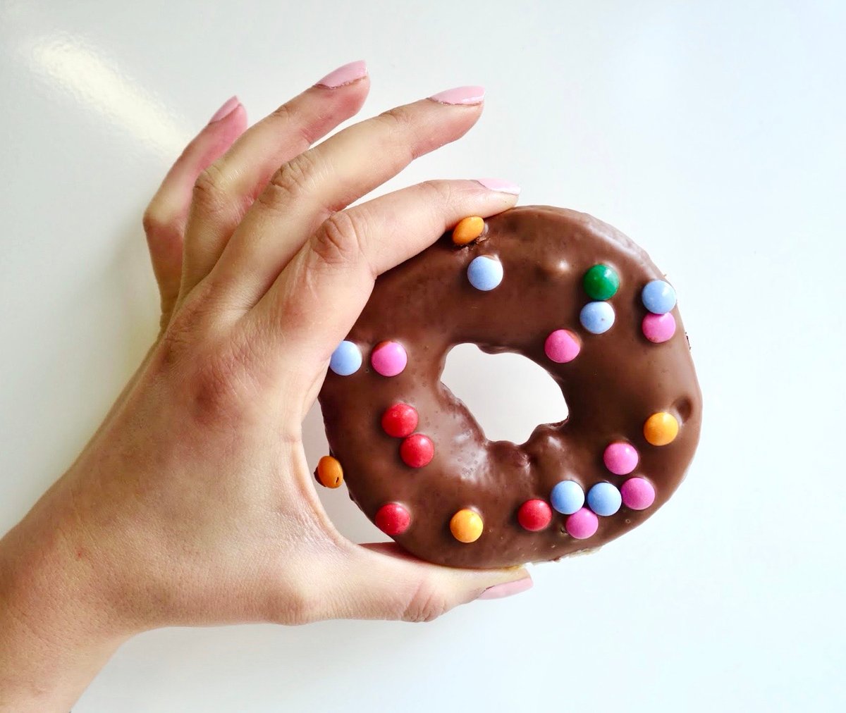 D🍩NUT W🍩RRY! On Tuesdays we eat #Rainbows! 
 
#glazedonuts #southamptonfood #foodintheair #chocolate #donutshop #partydonuts #donutsparty #sprinkledonuts #dessert #chocolatedonut #southampton #hampshire #southamptonblogger #ukblogger #localblogger #fblogger #bblogger