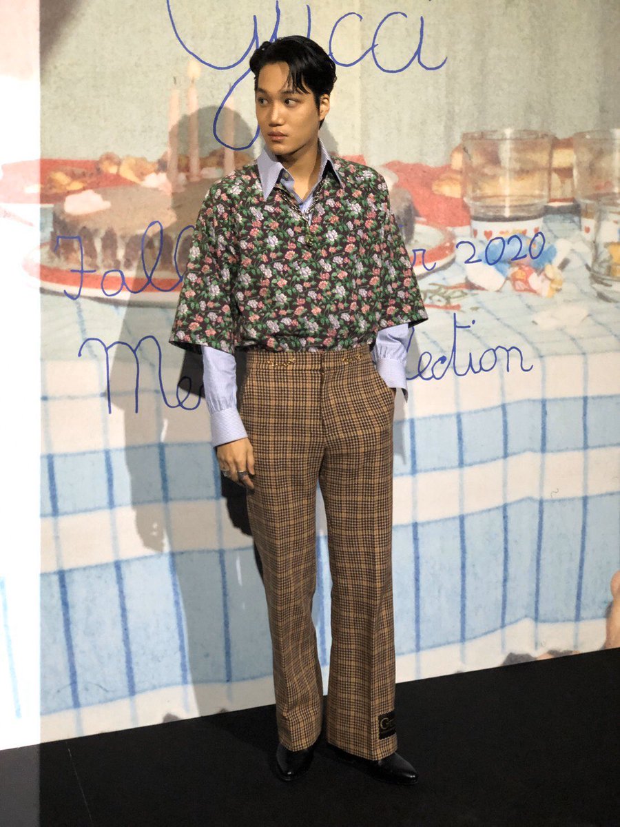 jonginization's tweet photo. GOSH HE IS SUCH A CLASSIC BEAUTY #KaiAtGucciFW https://t.co/P7bMikEhNI